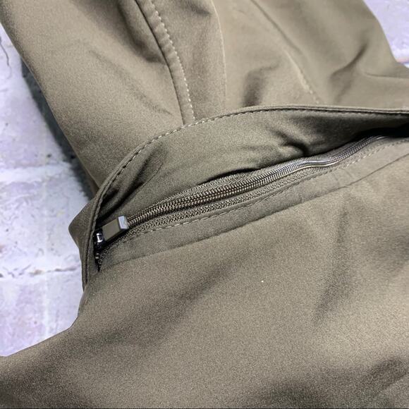 Andrew Marc Hooded, Water Repellent Jacket in Brown - Picture 10 of 11